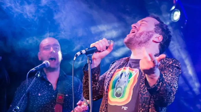 The Strolling Homes - Tribute Band Featured Photo